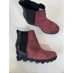 SOREL Leather Wedge Bootie Women 7.5 Red Black Hidden Heeled Joan of Arctic Boot thumbnail 10