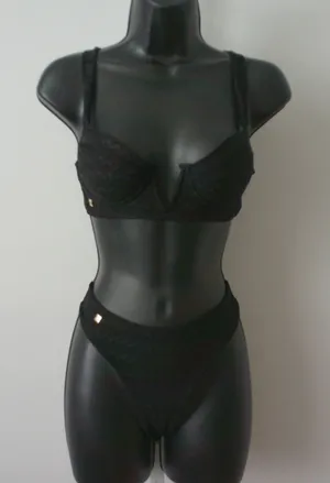 BFYNE Sporty Chic Clean Black Textured Underwire Bikini Set S/M Black thumbnail 1