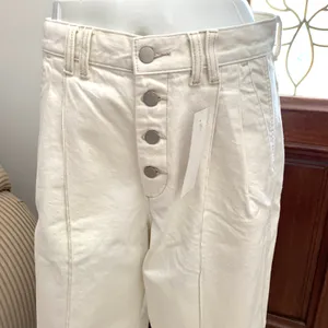 Rokh x GU (Uniqlo) Wide Button Cotton Jeans in Off White thumbnail 5