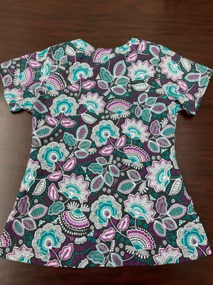Vera Bradley Halo Collection Frida Empire Waist Print Scrub Top Size X-Small thumbnail 3