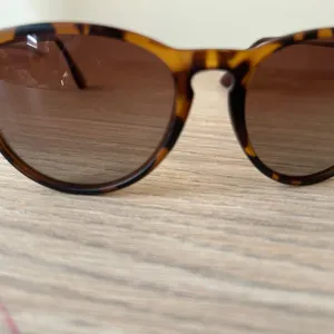 Tortoise Shell Sunglasses Brown thumbnail 10
