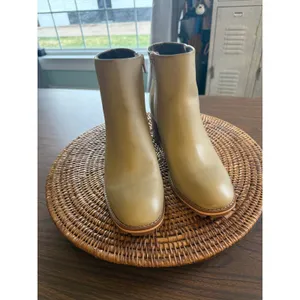 Korks‎ Beige Leather Ankle Boots Block Heel Side Zip Lug Sole Booties Women thumbnail 2