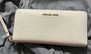Michael Kors Wallet thumbnail 1