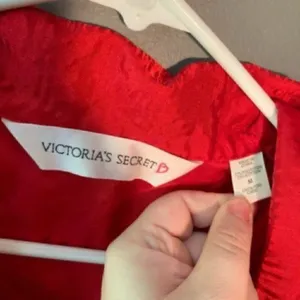 Victoria's Secret Women's Size Medium Pajama Top Button Down Red Long Sleeve thumbnail 7