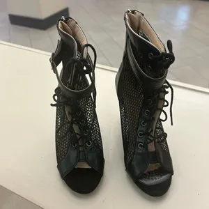 HeelsElegant Black Mesh Lace-Up one shoe is a 36 and one is a 37. (6 1/2-7) thumbnail 2