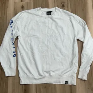 Plant Faced White Vegan Vegetarian Crewneck Sweatshirt Women’s Large thumbnail 1