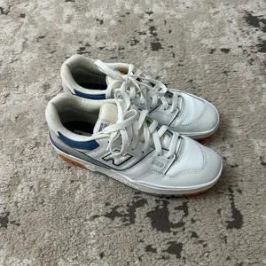 New Balance 550 Sneakers Size 8 - White Mercury Blue thumbnail 2