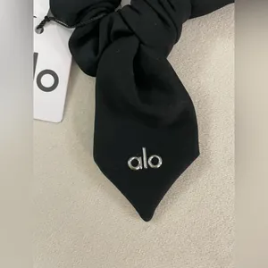 ALO Yoga NWT Airlift Rhythm Scrunchie Elegant Black Hair Accessories thumbnail 5