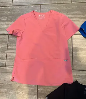 FIGS Sz M Casma Scrub Top! No :( thumbnail 1