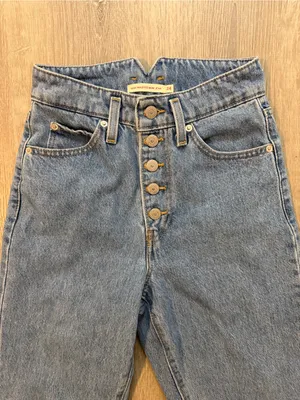 Levi’s 24 High Waisted Mom Jean Button Fly‎ Women's Casual Classic Blue Denim thumbnail 3