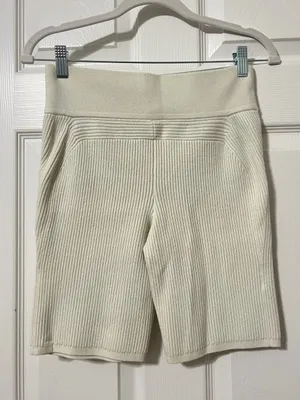 Lululemon Ribbed Knit High-Rise Short Size 8 Sweater Cream 8" thumbnail 4