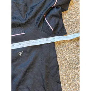 Victoria’s Secret 2 Piece Pajama Short Set. Black with Pink Piping. Size Large thumbnail 5