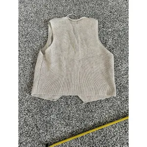Universal Thread Beige Button-Front Knit V-neck Sleeveless Sweater Vest M thumbnail 8