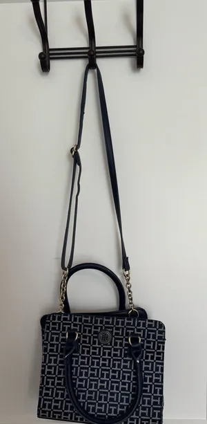Tommy Hilfiger Purse thumbnail 1