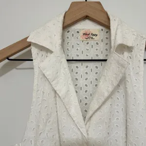 Black Poppy | White Eyelet Lace Sleeveless‎ Button Front Mini Dress, Size M thumbnail 4
