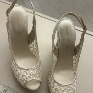 Heels Elegant White Peep-Toe Slingback Heels Audrey Brooke 8 1/2 Great shape thumbnail 6