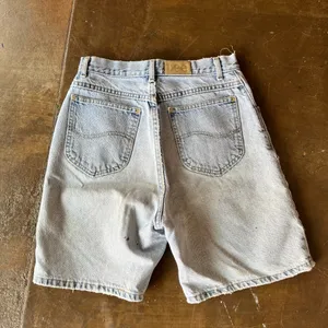 Lee Vintage 1980s Light Wash Denim Relaxed Fit Mom Shorts 10 26w 90s Dad Jeans thumbnail 4