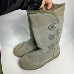 UGG Bailey triple button shearling boots size‎ 7 thumbnail 4