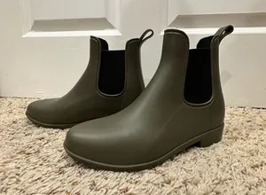 Ankle rain boots by Target. Green, beautiful shape thumbnail 1