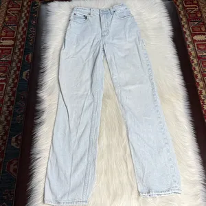Abercrombie Light Wash The 90’s Straight Ultra High Rise Carpenter Jeans thumbnail 2