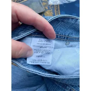NWT Riders by Lee relaxed fit 18L 33”inseam instantly slims you. Lighter wash. thumbnail 6