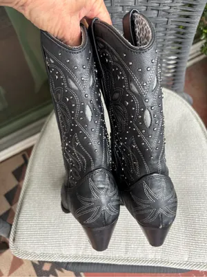 Cheyenne Women's Black Western Studded Heeled Boots Size 6.5 thumbnail 2