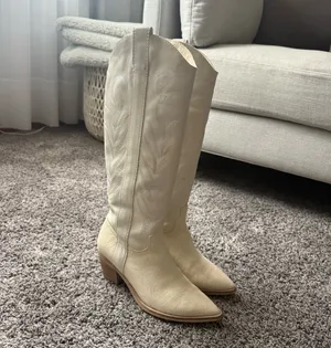 DV by Dolce Vita White Embroidered Western Boots thumbnail 7
