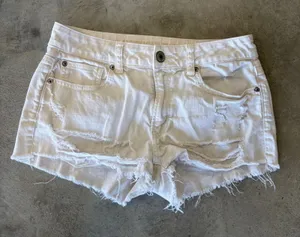 American Eagle Outfitters White Distressed Denim Shorts Womens 4 Frayed Hem thumbnail 1