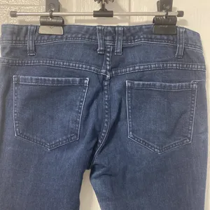 Free People Size 30 distressed denim mid rise Maggie style thumbnail 3