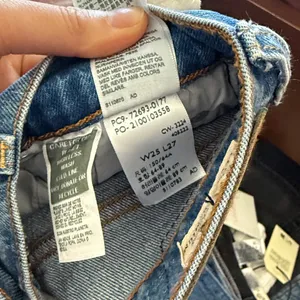 NWT Levi’s Ribcage Straight Ankle Jeans thumbnail 9