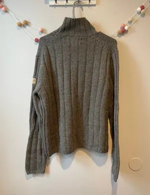 Abercrombie Women’s Fisherman Wool Gray Ribbed Boxy Turtleneck Sweater thumbnail 4