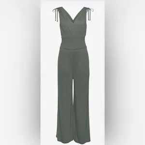 LASCANA Jumpsuit in Dark olive Green Size 4. thumbnail 2