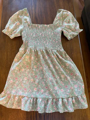 Charmed Hearts Green Floral Smocked Puff-Sleeve Mini Dress Size Large thumbnail 1