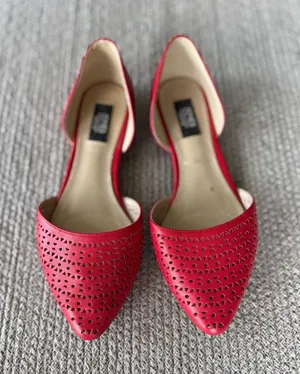 Jones New York Red Perforated Leather Pointed Toe Flats Size 6 thumbnail 1