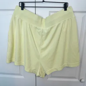 Nike Women's Terry Cloth Yellow Shorts XL - Plus Size 1X thumbnail 4