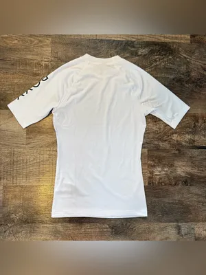 Roxy Whole Hearted White Logo Short Sleeve Rash Guard Swim Top SPF 50+ Medium thumbnail 4
