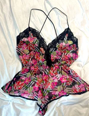 🆕 BNWT Victoria’s Secret sleepwear slip/short size L thumbnail 1