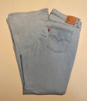 Levi’s Bell-Bottom Jeans thumbnail 1