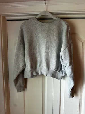 Universal threads Cropped gray Sweatshirt thumbnail 3