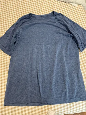 Lululemon shirt  thumbnail 1