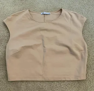 Zara Cropped Top thumbnail 1