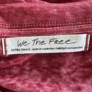 We The Free Chill Out Oversized Cold Shoulder Shirt Heathered Berry XS thumbnail 8