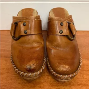 Frye Women’s Charlotte Ring Brown Distressed Heeled Clogs Mule Shoes Size‎ 5.5 thumbnail 1