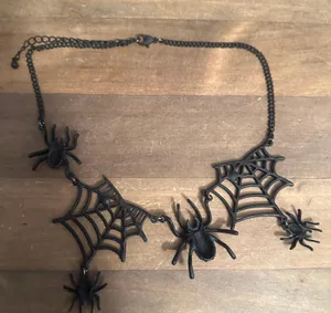 Gothic Halloween rhinestone spider necklace Black thumbnail 4