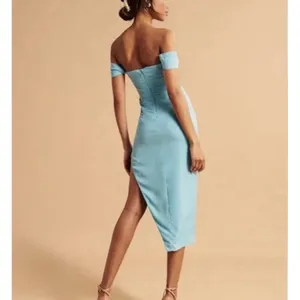 Womens Abercrombie & Fitch Off-The-Shoulder Ruched Midi Dress BLUE SMALL thumbnail 4