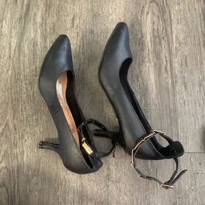 Leuven Alexander black pointed ankle strap heels Size 5.5 thumbnail 8