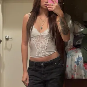 White lace cami top thumbnail 2