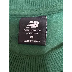 New Balance Women's Green Long Sleeve Crew Neck Sweater Sweatshirt Top Size M thumbnail 4