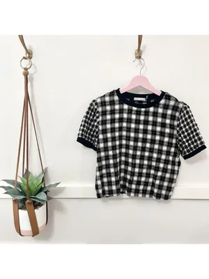 Alice + Olivia Piera Plaid Cropped Tee in Shaw Plaid Size S Black thumbnail 2