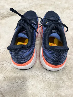 New Balance Fresh Foam 860v12 running shoes in Navy Woman’s Size 8.5 thumbnail 4